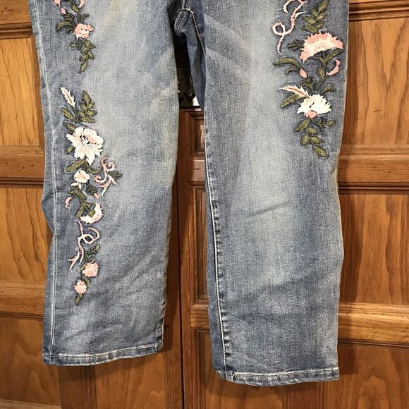 St. John's Bay Blue Denim Capri Women's 8P Floral Crewel Embroidered Y2K Jeans - Picture 6 of 12